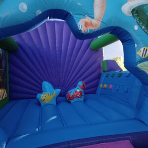 Spatiu-de-joaca-gonflabil-Mica-Sirena-10 Toboganul gonflabil Mica Sirenă – Magia oceanului la picioarele copiilor! 🧜♀️🌊