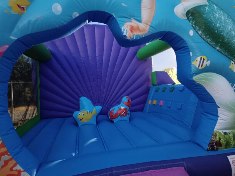 Spatiu-de-joaca-gonflabil-Mica-Sirena-10 Toboganul gonflabil Mica Sirenă – Magia oceanului la picioarele copiilor! 🧜♀️🌊