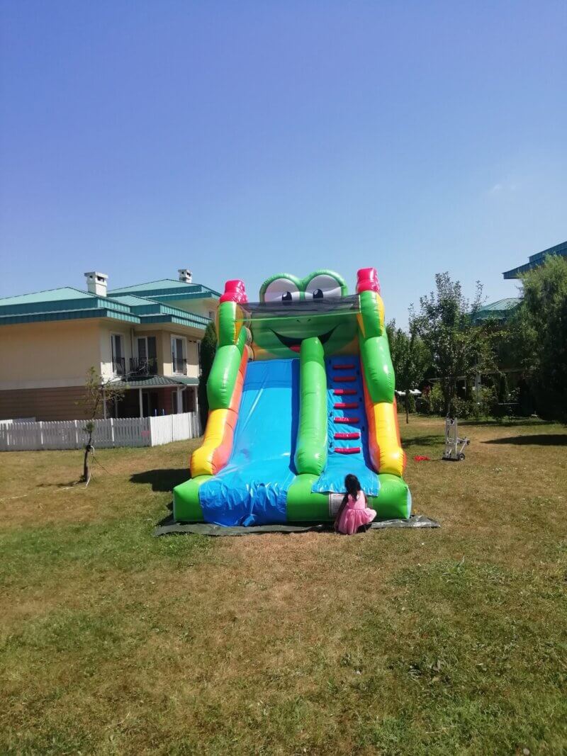 Tobogan-Gonflabil-Big-Bubble-33-scaled Toboganul gonflabil Big Bubble – Zâmbete și distracție fără limite! 🐸🎉