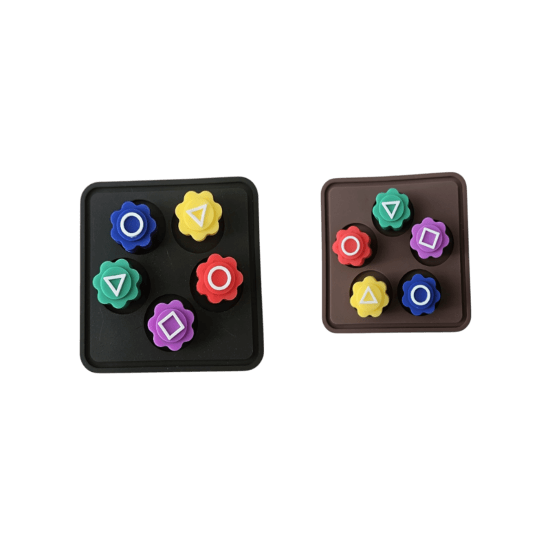 Gonggi joc traditional coreean, Squid Game/Jocul Calamarului, set 5 piese multicolore, tabla patrata