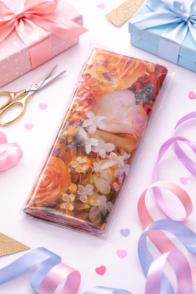 Hartie pentru Impachetat Cadouri 100 x 70 cm, Coala trandafiri