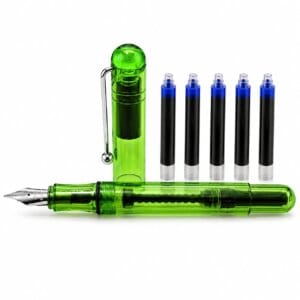 WhatsApp Image 2026-04-28 at 11.39.00 Set Stilou Transparent Verde cu Design Modern si Penita Metalica si 5 rezerve, alimentare cu pompita sau rezerve