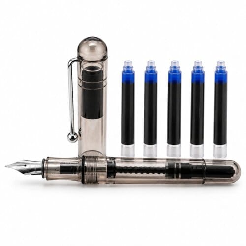 WhatsApp Image 2026-04-28 at 11.40.13 Set Stilou Transparent Negru cu Design Modern si Penita Metalica si 5 rezerve, alimentare cu pompita sau rezerve